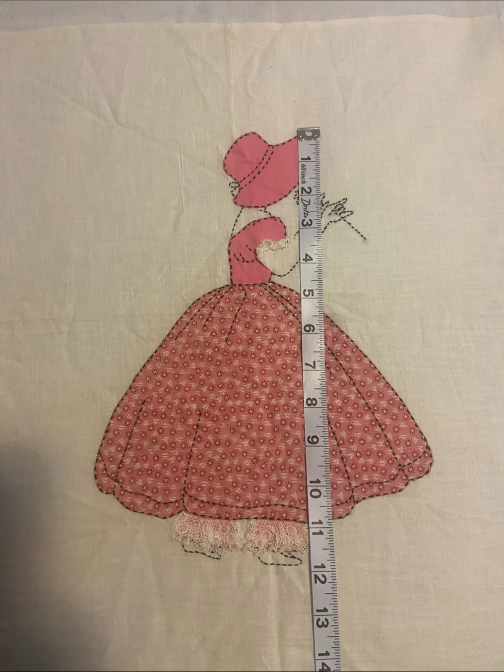 Vintage-Style Embroidered Lady Wall Art /Pillow Cover